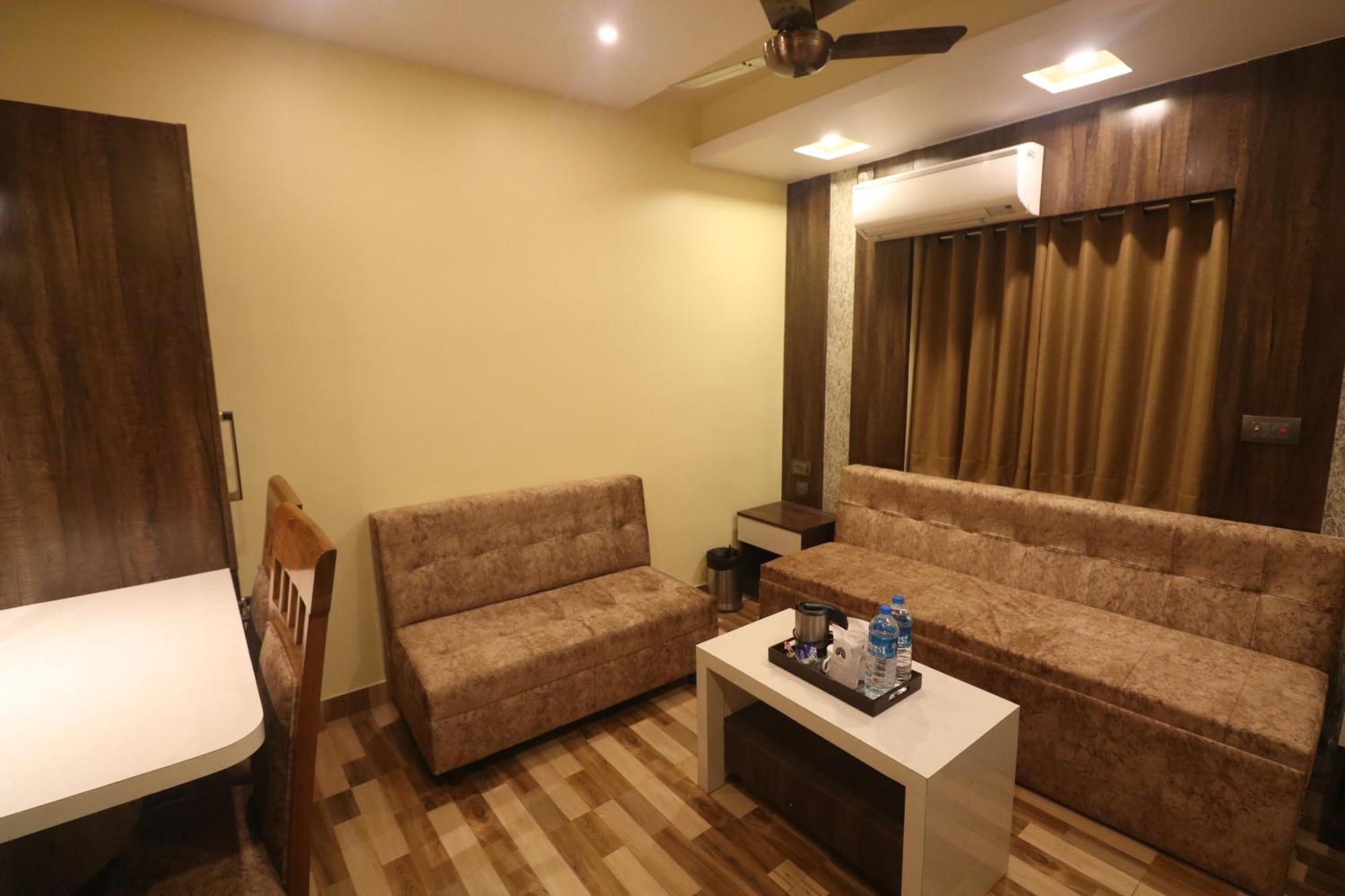 Hotel Mohar Residency Kalkuta Zewnętrze zdjęcie
