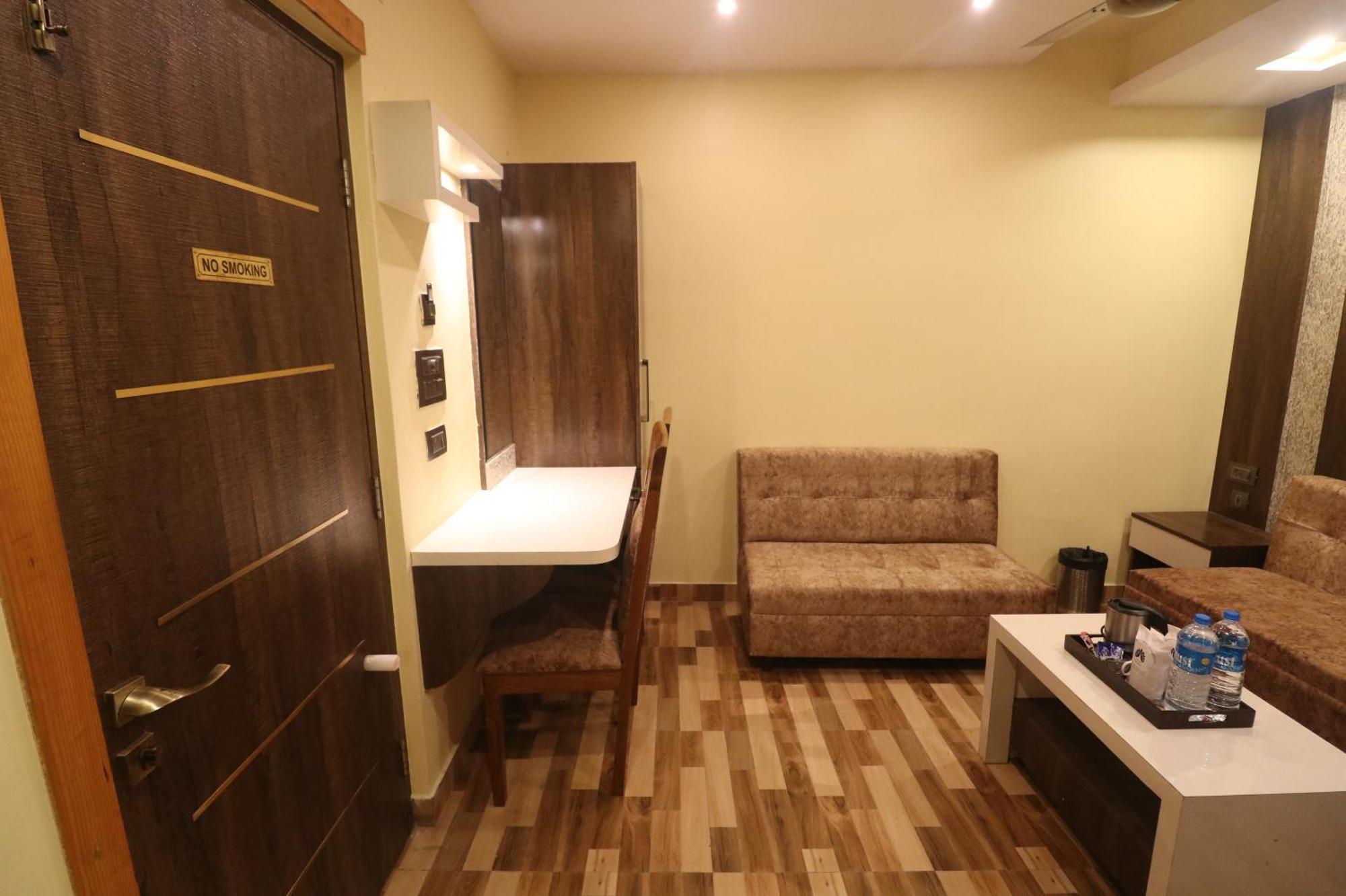 Hotel Mohar Residency Kalkuta Zewnętrze zdjęcie